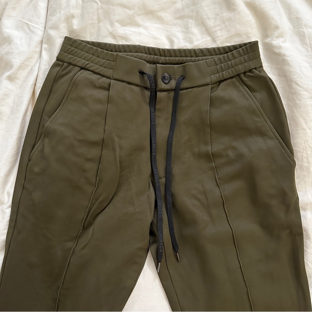 Seneca pleated drawstring trousers in hunter green - S